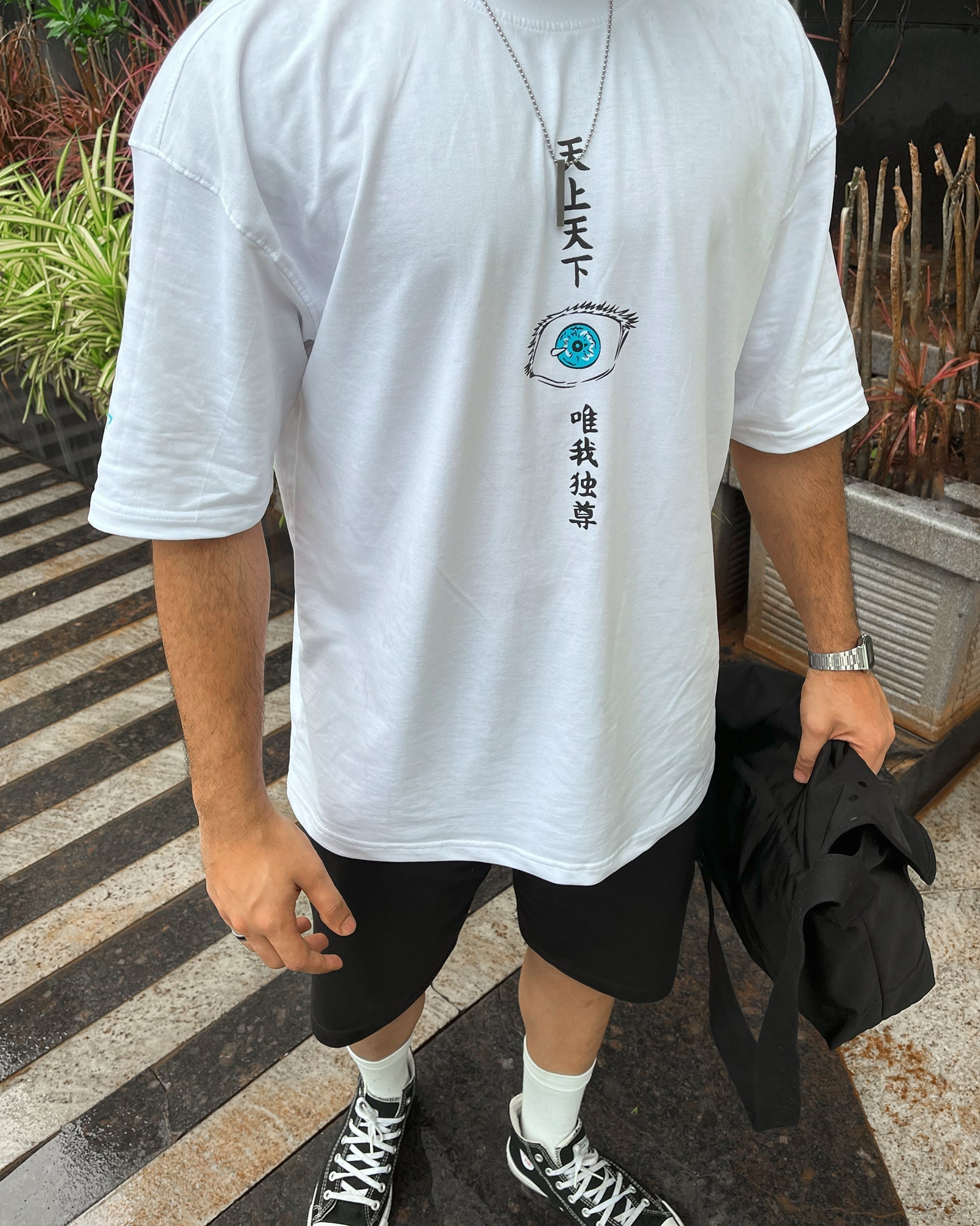 Six Eyes / Oversized