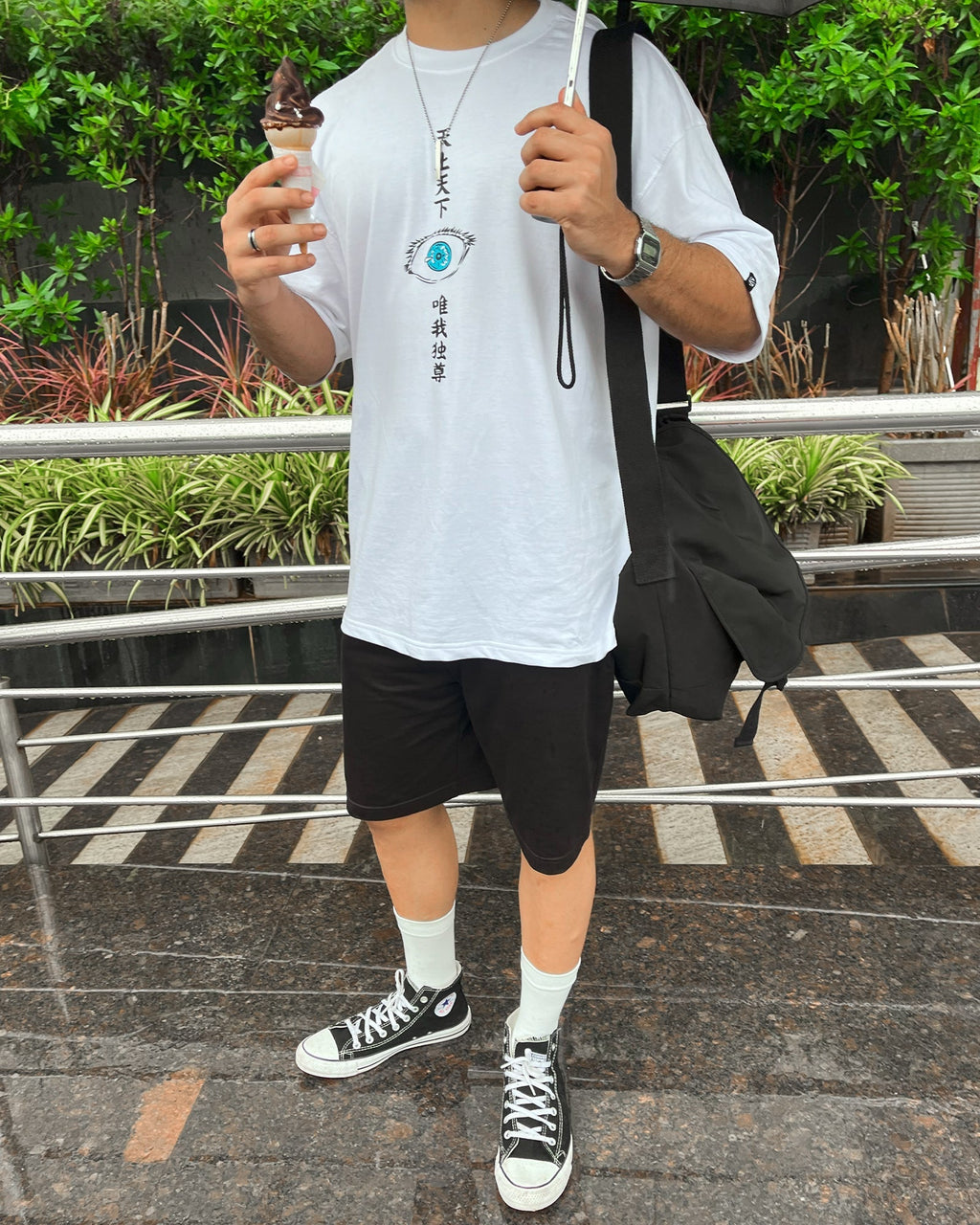 Six Eyes / Oversized