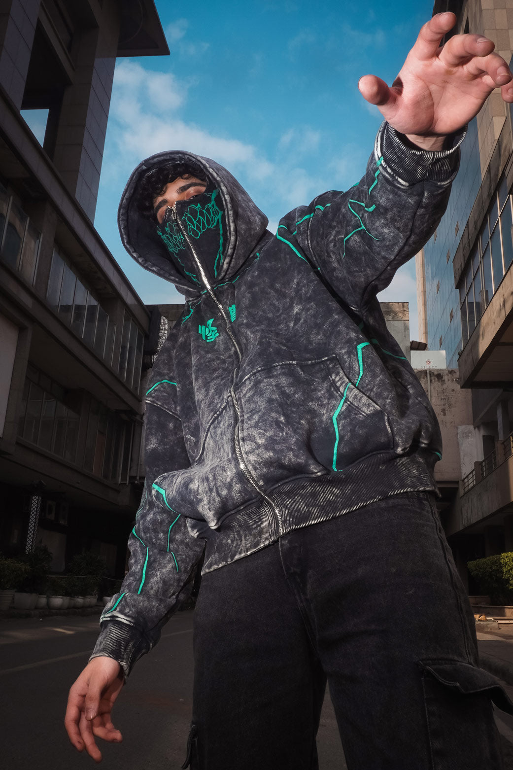 Kaiju / Casaco com Balaclava